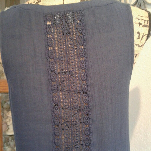 Cute blue lace top. - Picture 5 of 5